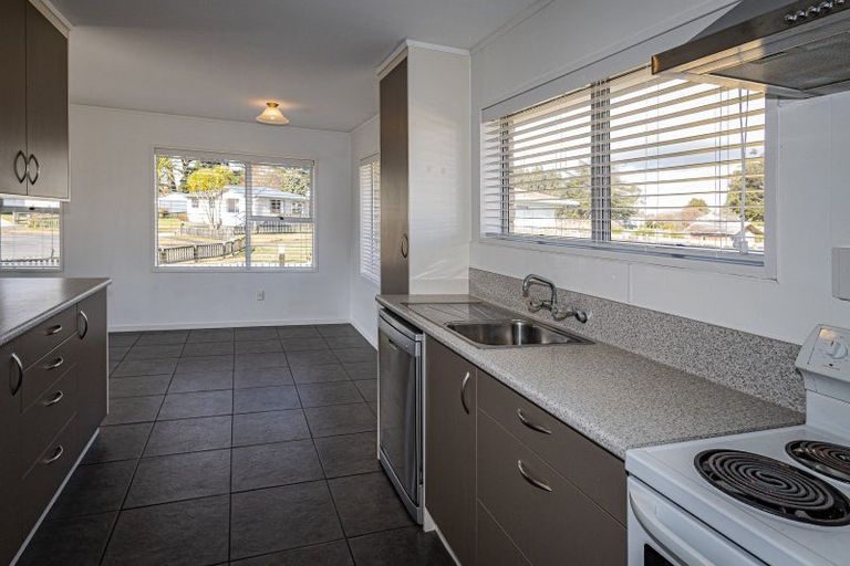 Photo of property in 10 Karamu Place, Ohakune, 4625