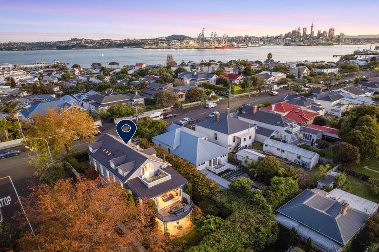 Photo of property in 10 Calliope Road, Devonport, Auckland, 0624