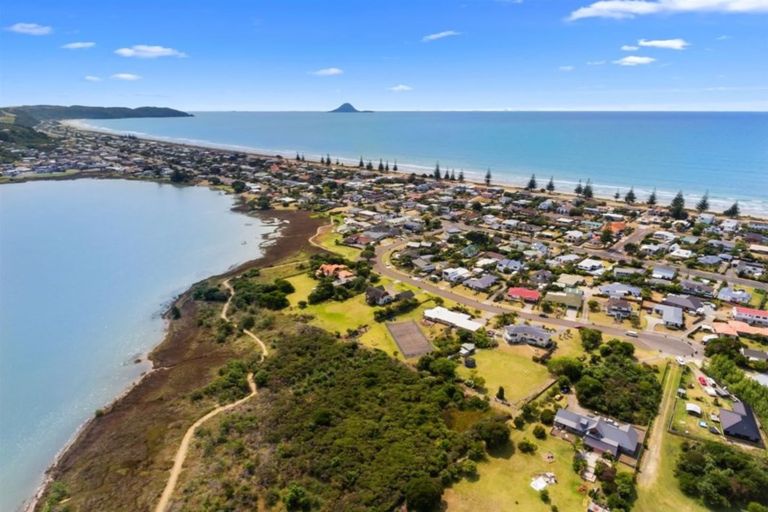 Photo of property in 24 Ohiwa Parade, Ohope, 3121