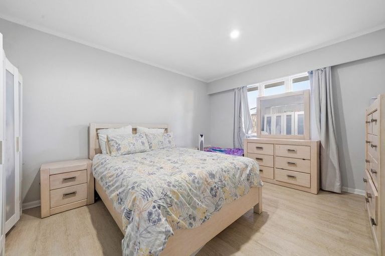 Photo of property in 25 Great South Road, Papatoetoe, Auckland, 2025