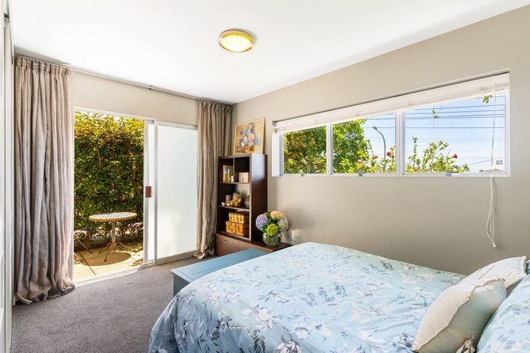 Photo of property in 38 Hinemoa Street, Birkenhead, Auckland, 0626