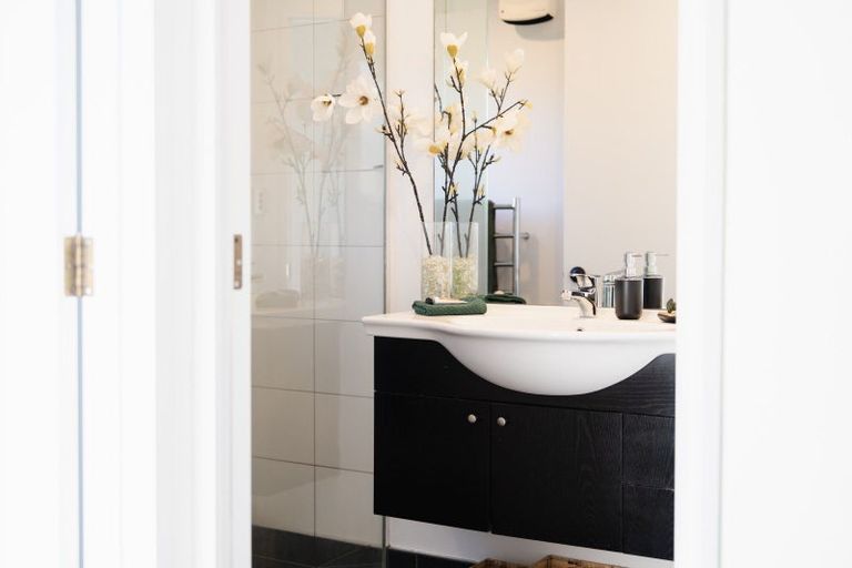 Photo of property in 362 Kaikorai Valley Road, Bradford, Dunedin, 9011