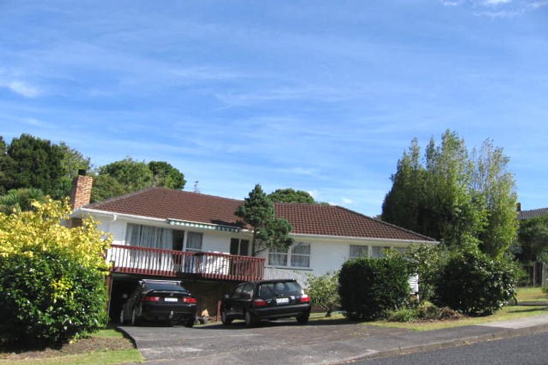 Photo of property in 3 Cypress Place, Sunnynook, Auckland, 0620