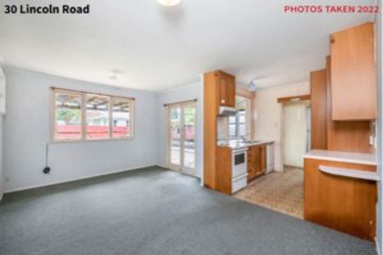 Photo of property in 30 Lincoln Road, Henderson, Auckland, 0610