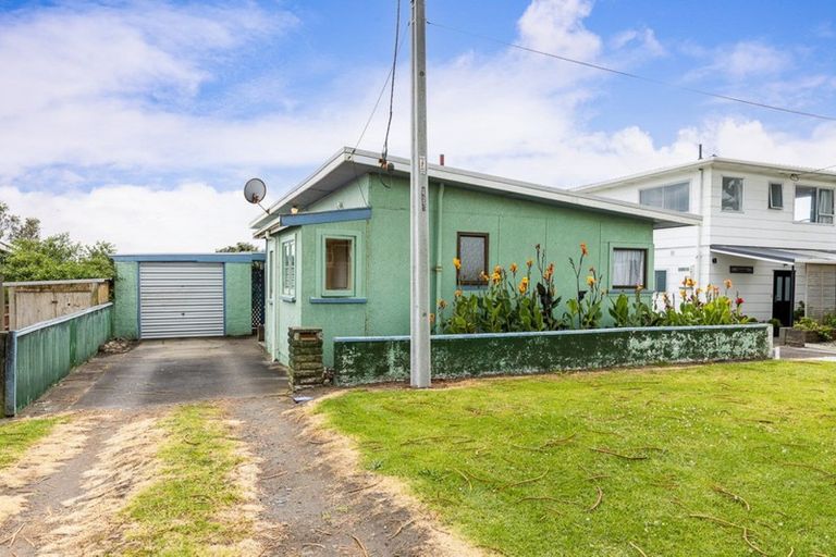 Photo of property in 26 Battiscombe Terrace, Waitara, 4320
