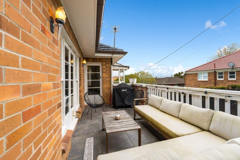 Photo of property in 227 Titirangi Road, Titirangi, Auckland, 0604