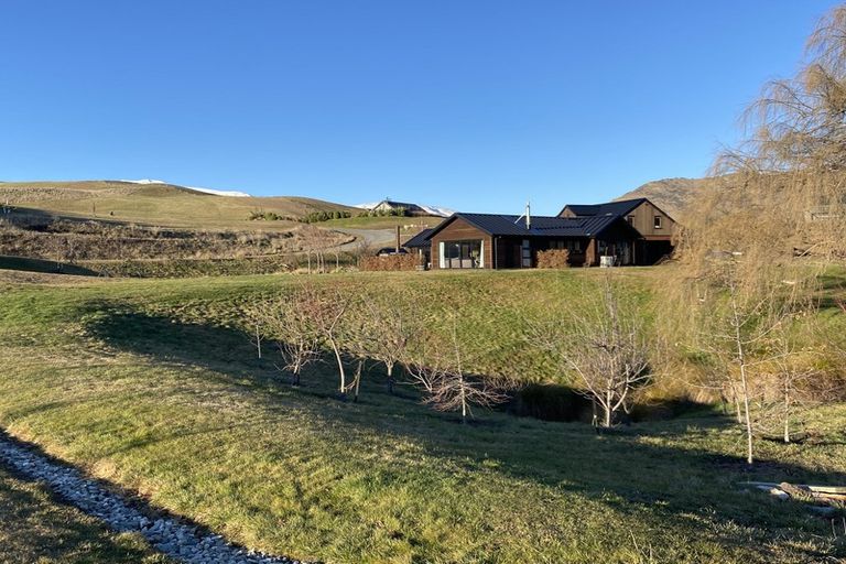Photo of property in 82 Threepwood Road, Lake Hayes, Queenstown, 9371
