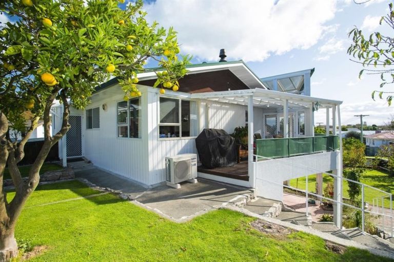 Photo of property in 16 Montrose Street, Kaiti, Gisborne, 4010
