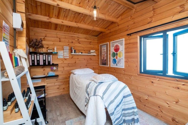 Photo of property in 83 Mcelwee Street, Jervoistown, Napier, 4112