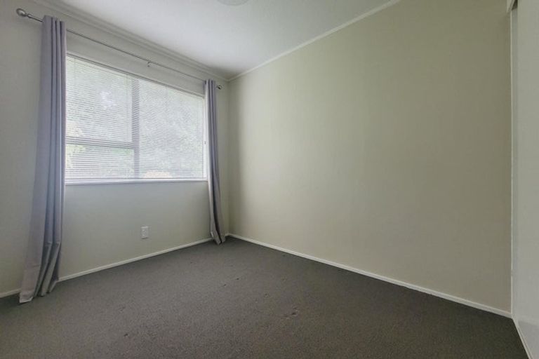 Photo of property in 1-2 Seagull Place, Whitby, Porirua, 5024