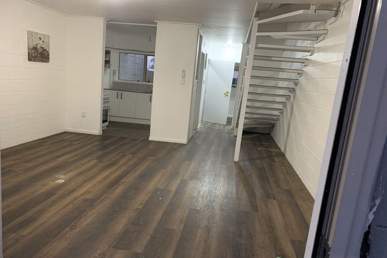 Photo of property in 1/8a Gray Avenue, Mangere East, Auckland, 2024