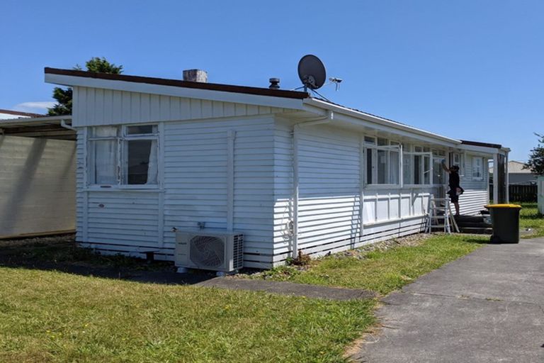 Photo of property in 9 Temuera Street, Otaki, 5512
