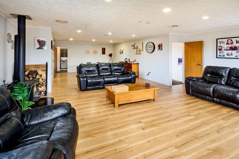 Photo of property in 12 Cullen Place, Tawa, Wellington, 5028