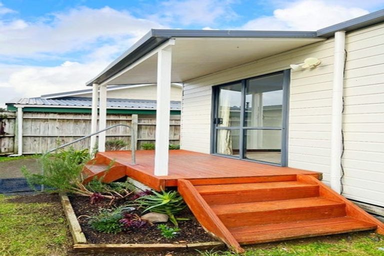 Photo of property in 21 Pukeko Street, Paraparaumu, 5032