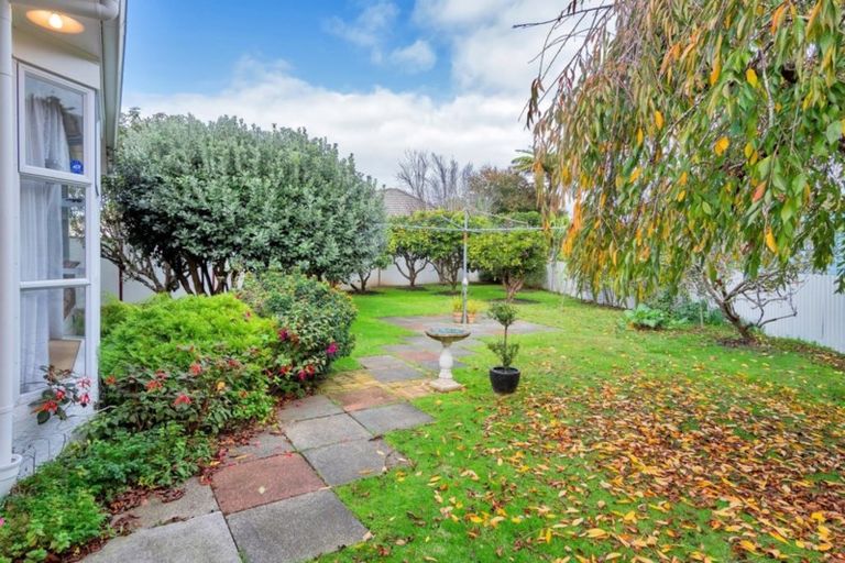Photo of property in 5 Holden Place, Manukau, Auckland, 2025