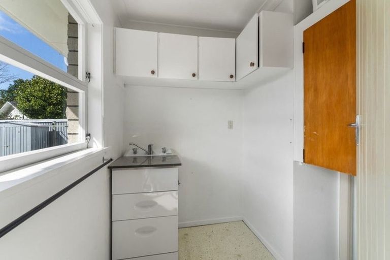 Photo of property in 55 Karaka Crescent, Levin, 5510