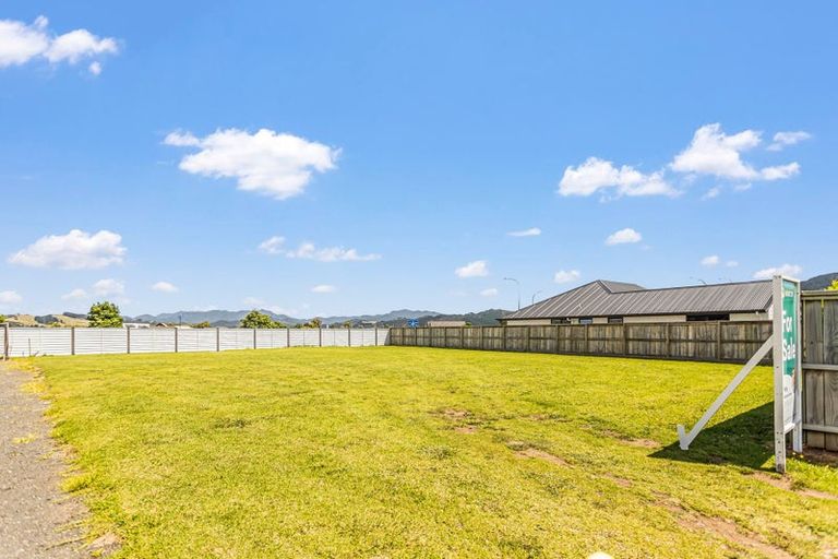 Photo of property in 2 Norma Way, Whitianga, 3510