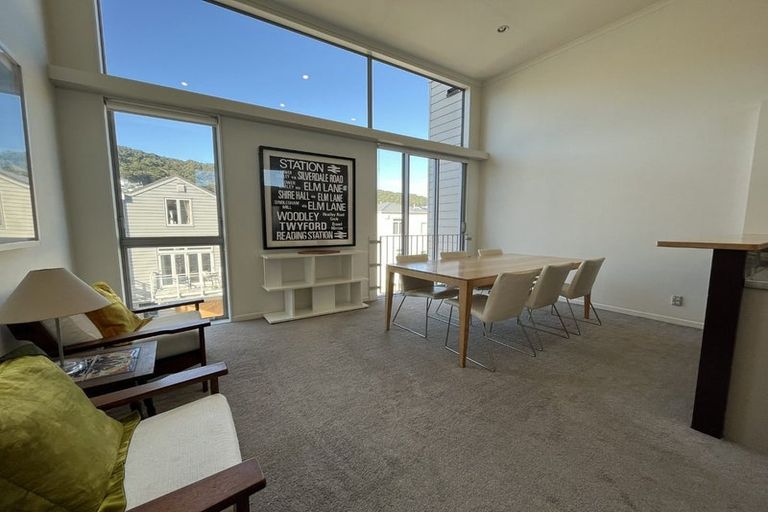 Photo of property in 10/15 Roxburgh Street, Mount Victoria, Wellington, 6011