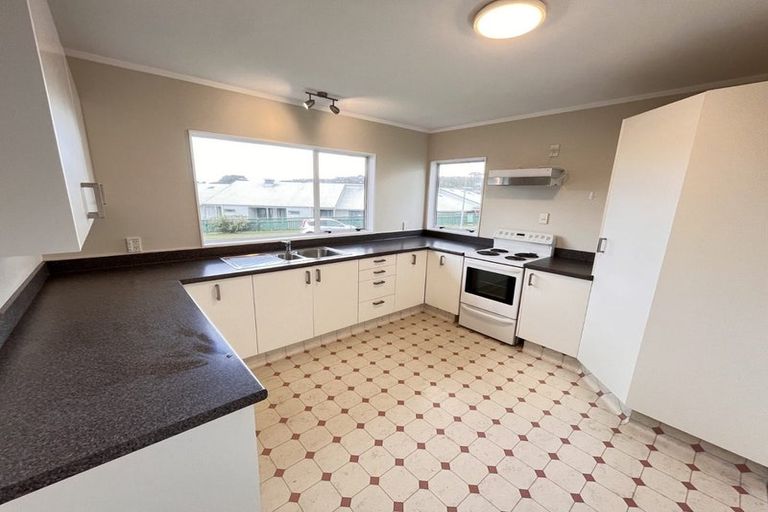 Photo of property in 9 Kivell Street, Ranui, Porirua, 5024