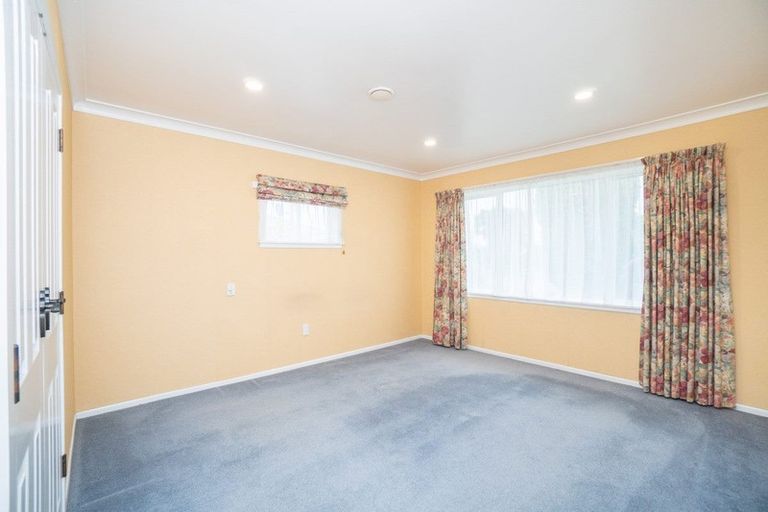Photo of property in 12 Newcastle Street, Hokowhitu, Palmerston North, 4410