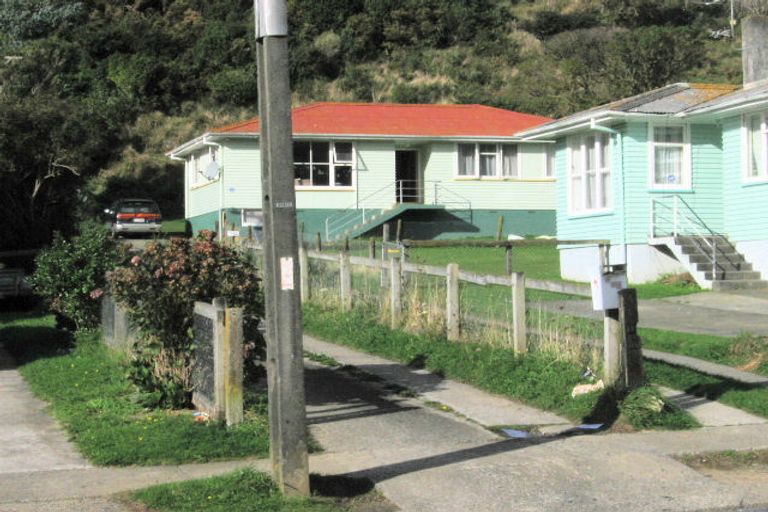 Photo of property in 176 Sievers Grove, Cannons Creek, Porirua, 5024