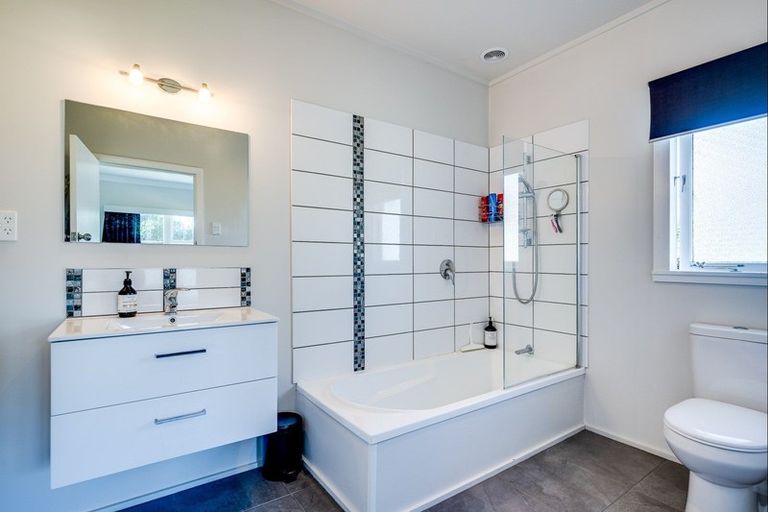 Photo of property in 117 Main Rd Clive, Clive, 4102