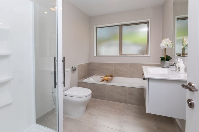 Photo of property in 10 Saint Davids Street, Lyttelton, 8082