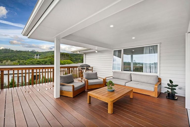 Photo of property in 37 Josh Road, Huapai, Kumeu, 0810