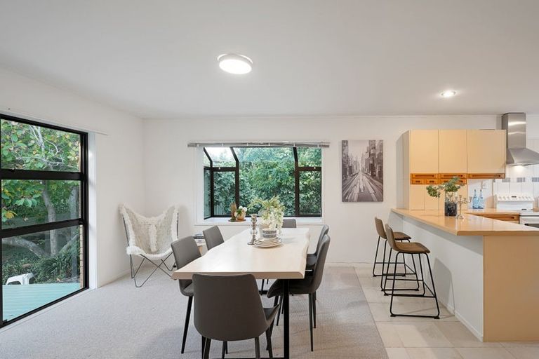 Photo of property in 4 Rhinevale Close, Henderson, Auckland, 0612