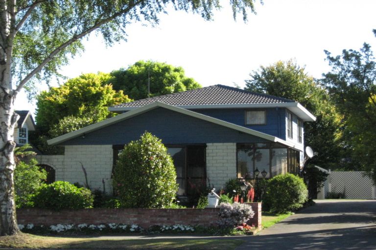 Photo of property in 445 Memorial Avenue, Burnside, Christchurch, 8053