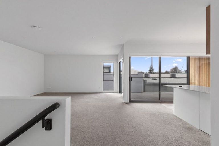 Photo of property in 2/13 Commerce Street, Frankton, Hamilton, 3204