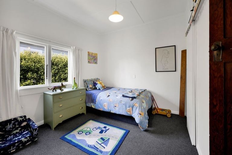 Photo of property in 12 Burns Street, Hawera, 4610