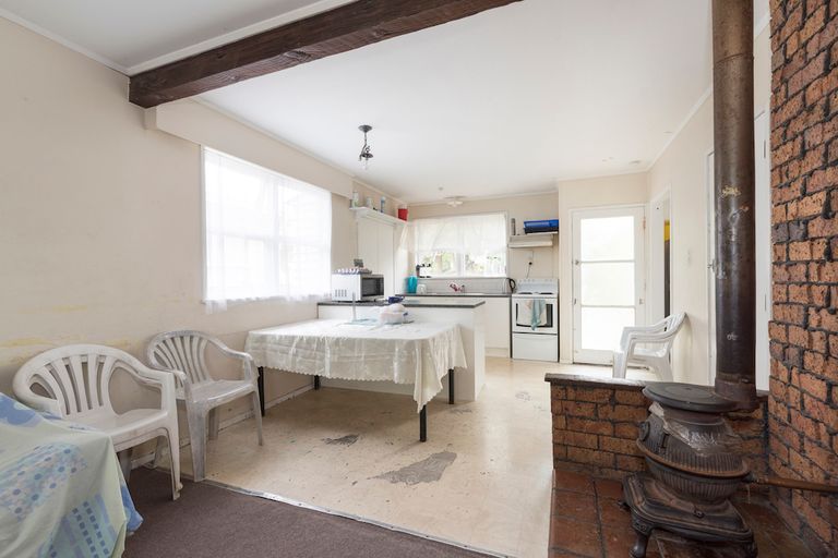 Photo of property in 17 Addington Avenue, Manurewa, Auckland, 2102