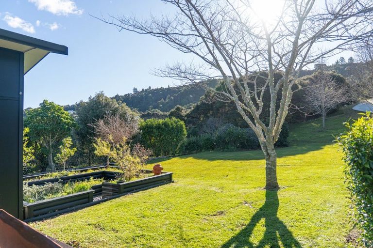 Photo of property in 16 Tarapatiki Drive, Whitianga, 3510