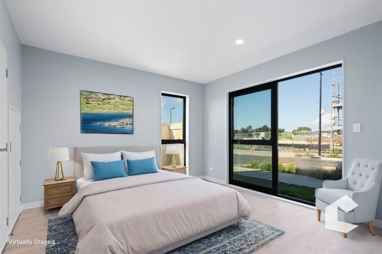 Photo of property in 8 Taipahitini Road, Rosehill, 2113