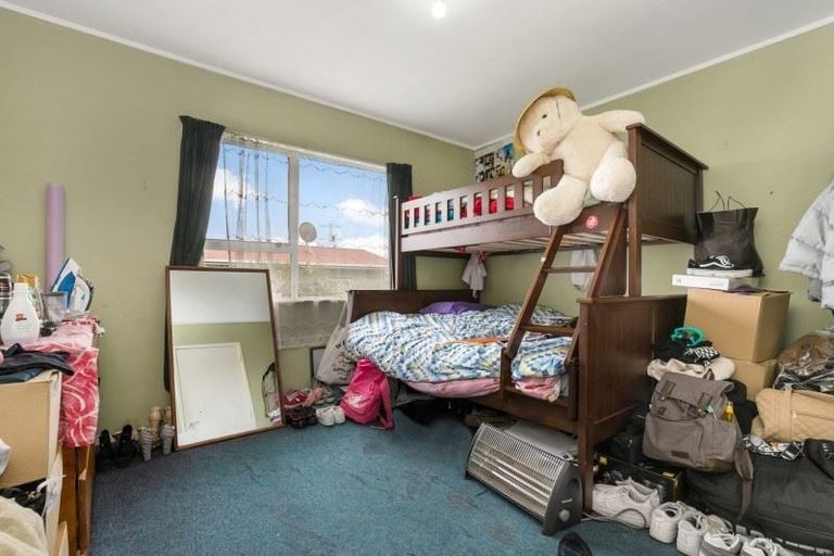 Photo of property in 2/20 Darnell Crescent, Clover Park, Auckland, 2019