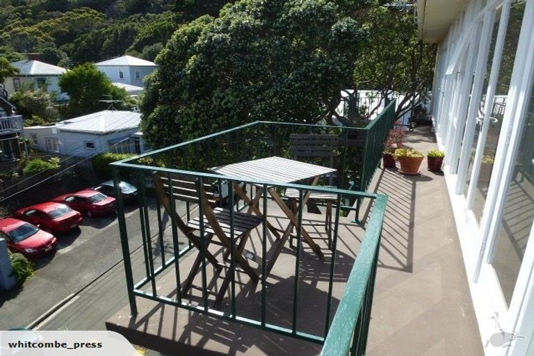 Photo of property in 8/2 Scarborough Terrace, Mount Victoria, Wellington, 6011