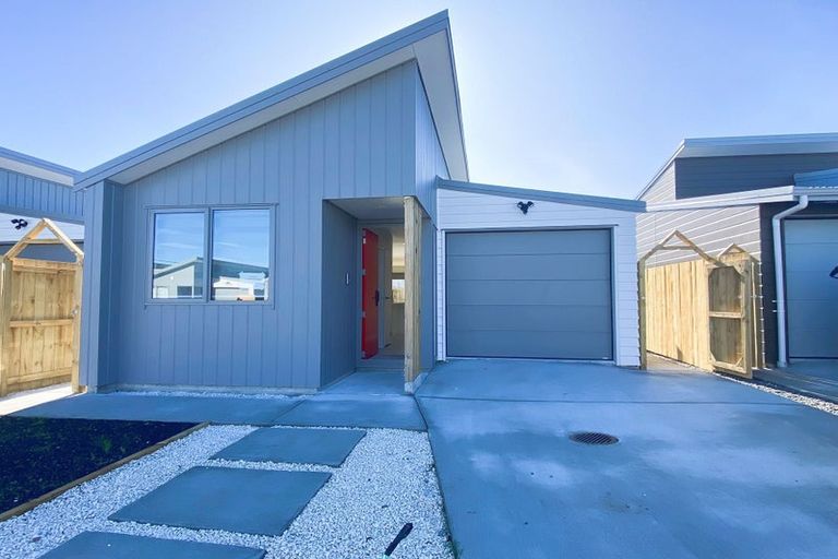Photo of property in 32 Clayden Shuttleworth Street, Papakura, 2110