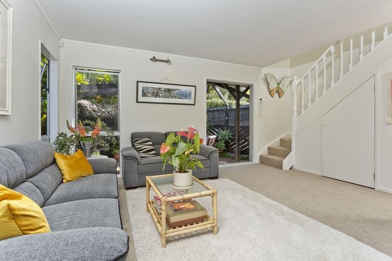 Photo of property in 2/31 Lake Road, Devonport, Auckland, 0624