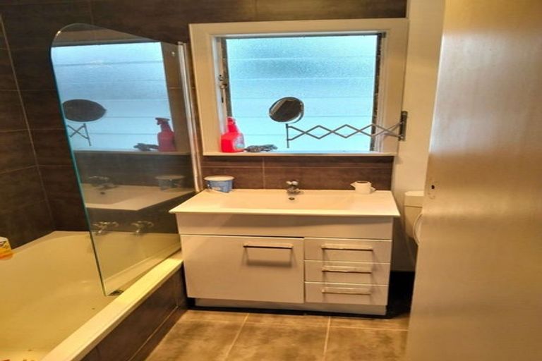 Photo of property in 1/450 Great South Road, Opaheke, Papakura, 2113