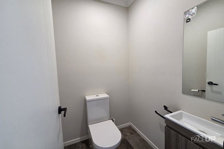 Photo of property in 22 Turret Lane, Hobsonville, Auckland, 0616