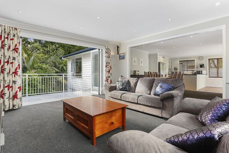 Photo of property in 109 Parker Road, Oratia, Auckland, 0604