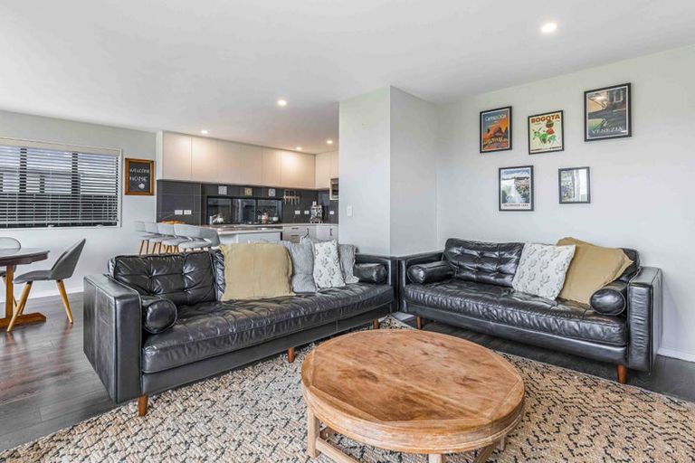 Photo of property in 17 Irving Place, Hobsonville, Auckland, 0616