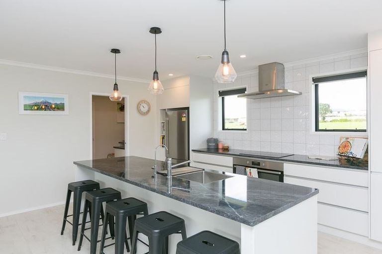 Photo of property in 20 Desmond Place, Bell Block, New Plymouth, 4312