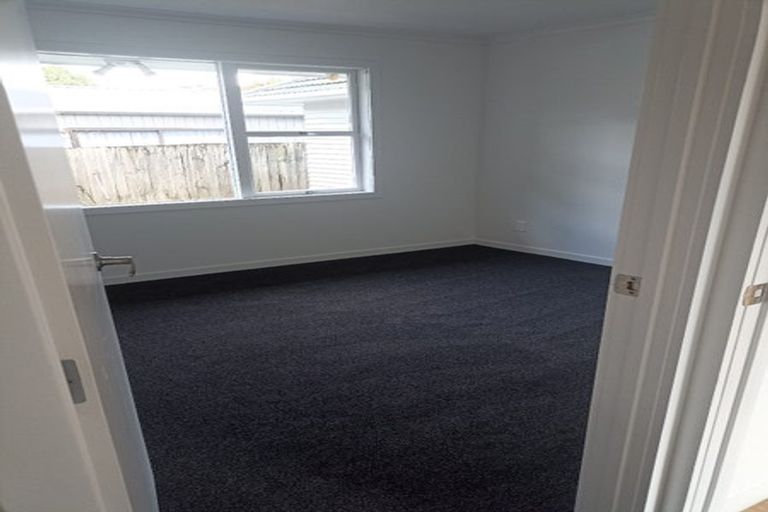 Photo of property in 2/462 East Coast Road, Windsor Park, Auckland, 0630