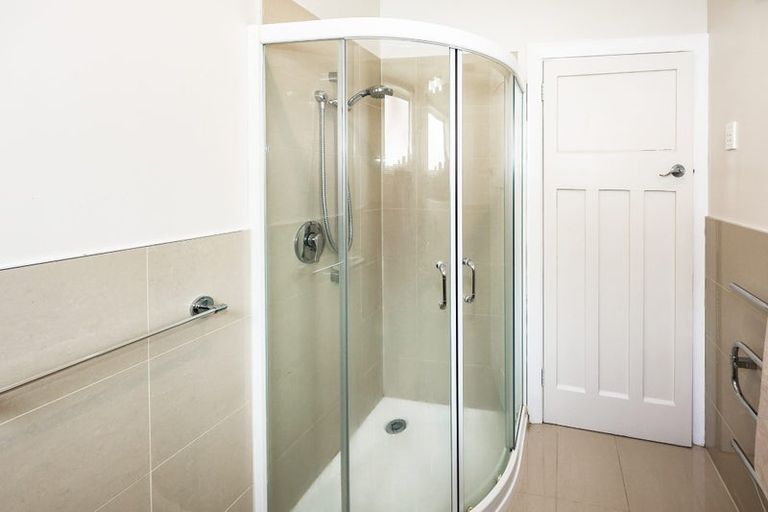 Photo of property in 90 Middleton Road, Kew, Dunedin, 9012