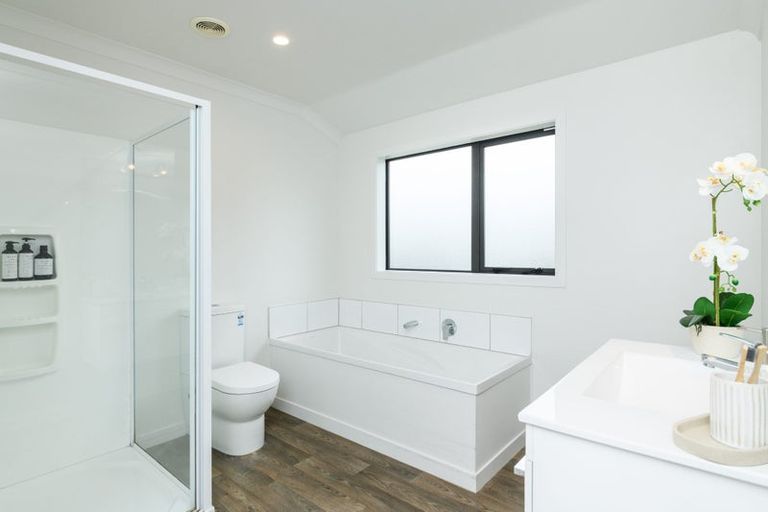 Photo of property in 702 Pioneer Highway, Takaro, Palmerston North, 4412