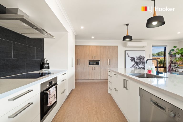 Photo of property in 90 Severn Street, Green Island, Dunedin, 9018