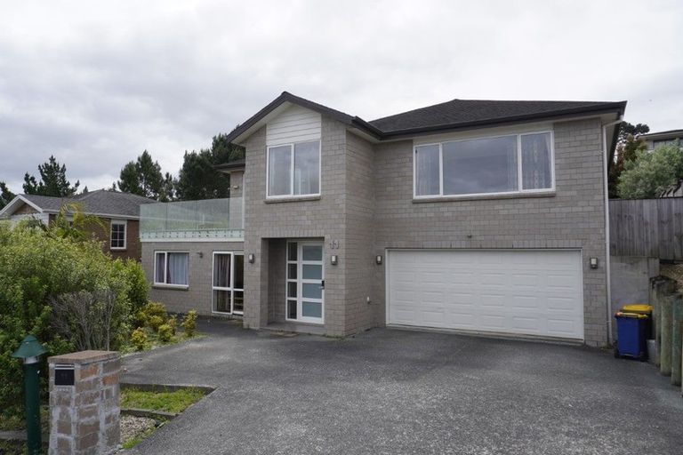 Photo of property in 11 Namsan Close, Fairview Heights, Auckland, 0632