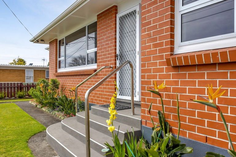 Photo of property in 9 Waimea Street, Westown, New Plymouth, 4310
